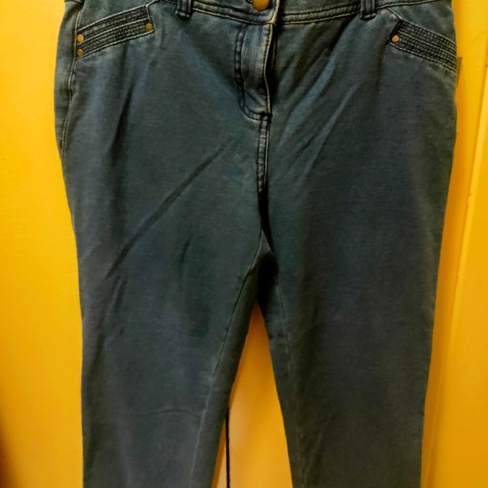 Women's Blue Capri Pants, NWT, Size 6P